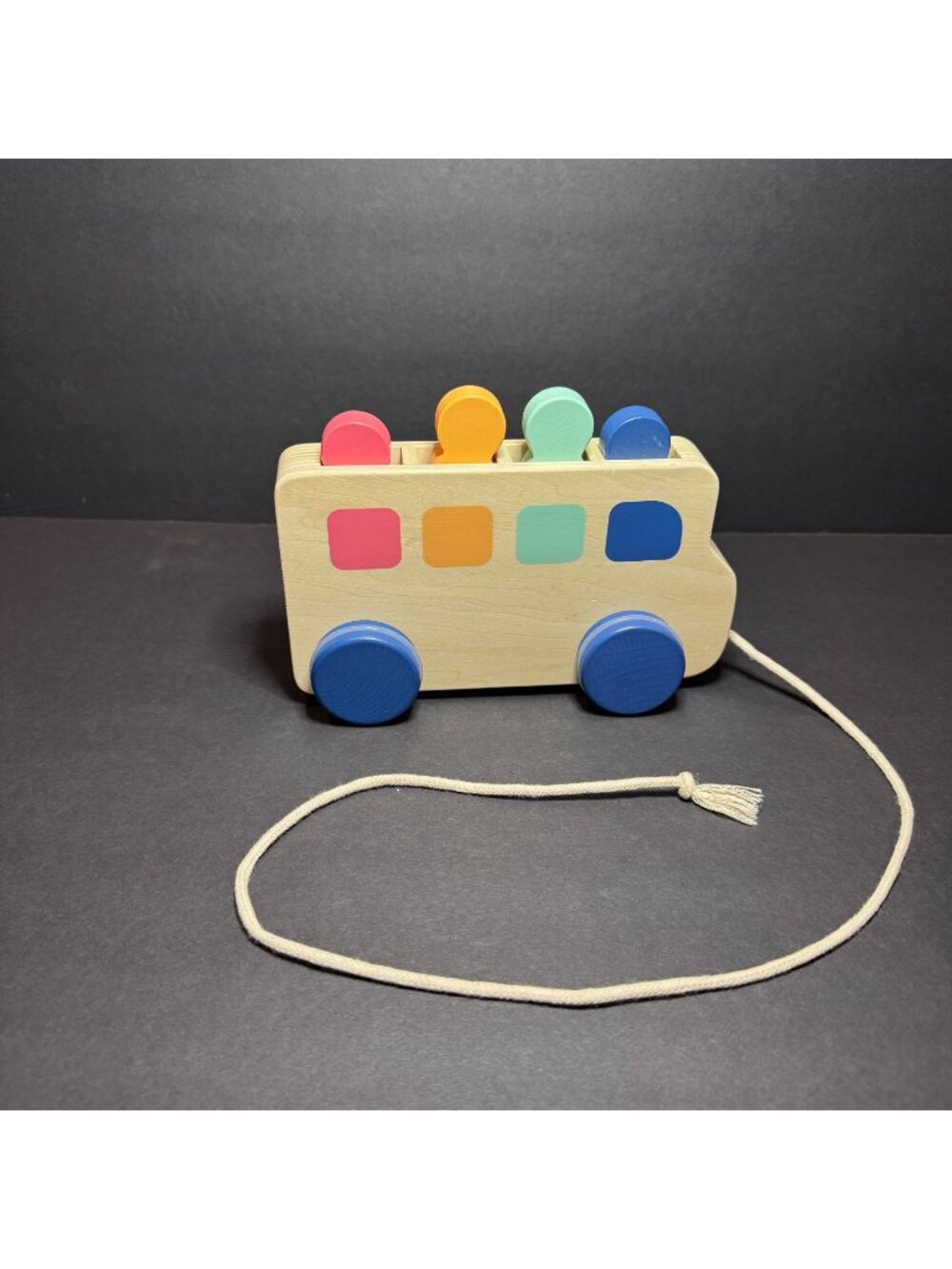 HK33 - "KiwiCo x Panda Crate Peekaboo Pull Bus Wooden Counting Toy 1-4 Color Mat